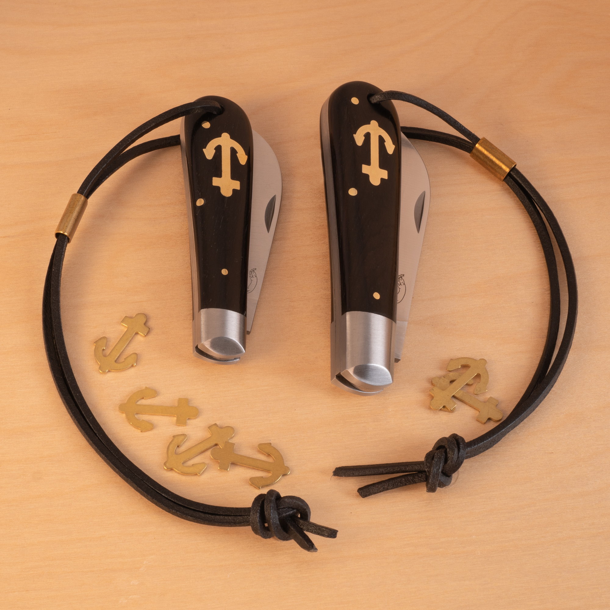 Anchor knife grenadilla Anchor knife grenadilla