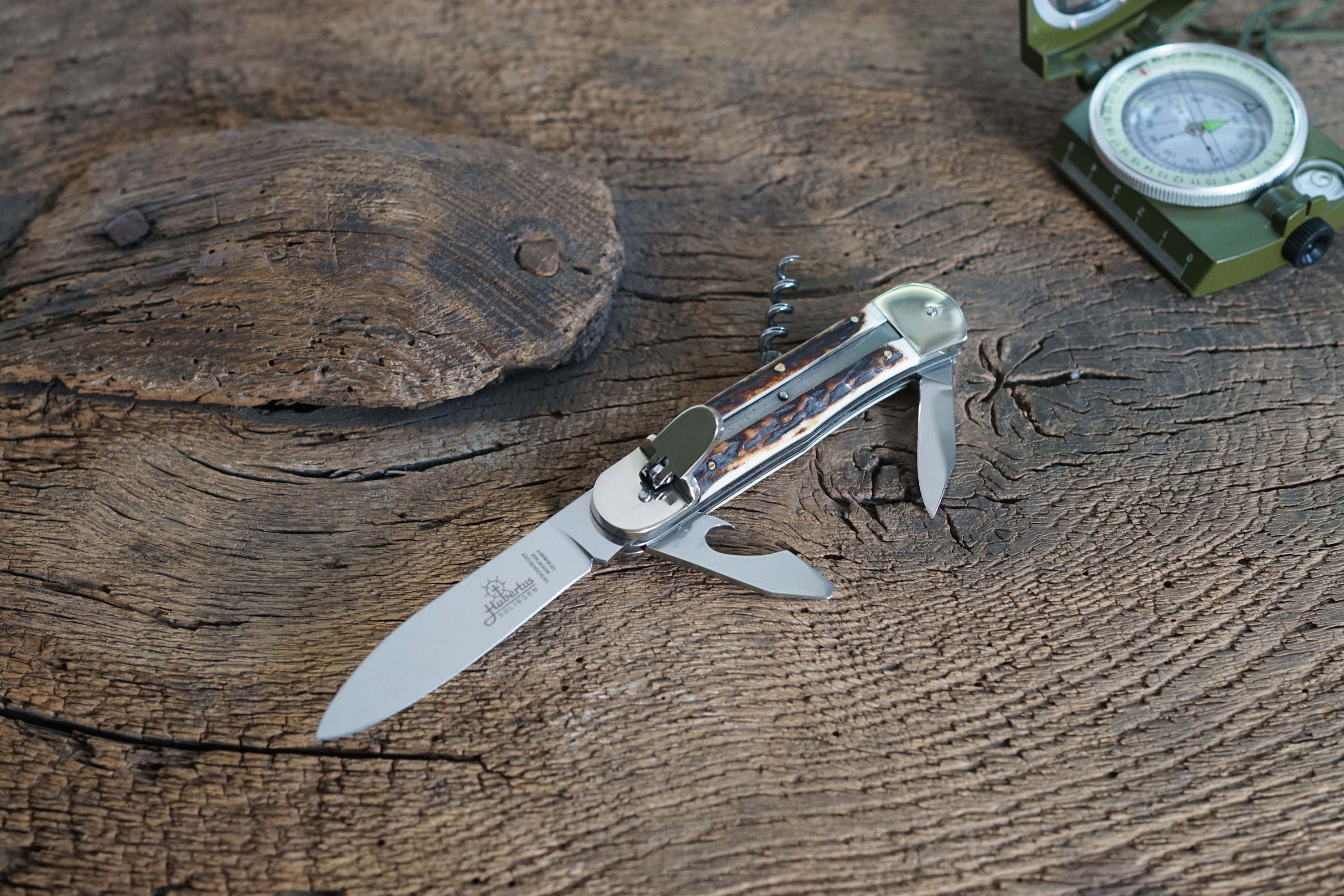 HUBERTUS Camper