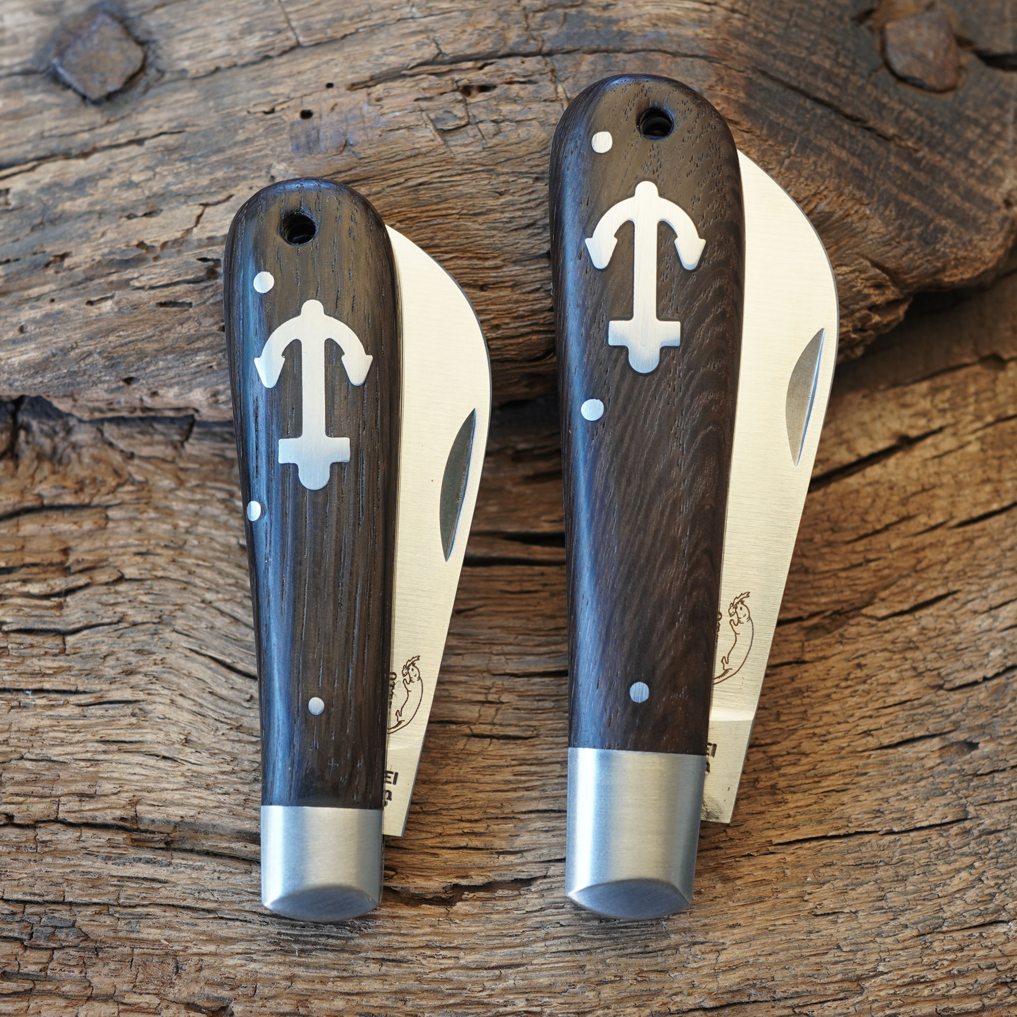 Anchor knife smoked oak large Anchor knife smoked oak large